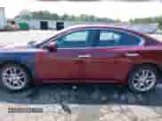 2013 Nissan Maxima SV z VIN 1N4AA5AP3DC834462, wystawiony jako IAAI lot #42783351 z przebiegiem 187 671 mil mil oraz . Historia ofert i sprzedaży dostępna na DreamBid. Obrazek 14.