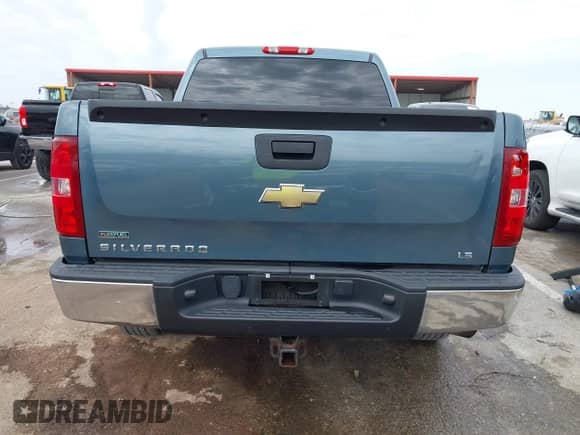2011 Chevrolet Silverado 1500 LS z VIN 3GCPKREA9BG247515, wystawiony jako IAAI lot #42021206 z przebiegiem 129 046 mil mil oraz . Historia ofert i sprzedaży dostępna na DreamBid. Obrazek 15.
