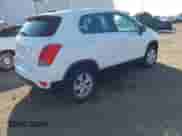 2018 Chevrolet Trax LS z VIN KL7CJNSBXJB647725, wystawiony jako IAAI lot #41909374 z przebiegiem 68 135 mil mil oraz . Historia ofert i sprzedaży dostępna na DreamBid. Obrazek 4.