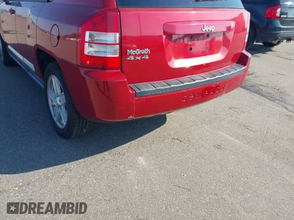 2010 Jeep Compass Latitude с VIN 1J4NF1FB0AD620094, выставлен на аукционе IAAI как лот 43241073 с пробегом 211 260 миль миль и . История ставок и продаж доступна на DreamBid. Изображение 12.