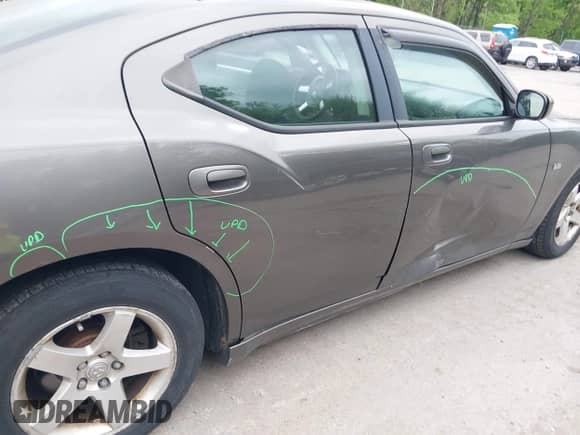 2010 Dodge Charger 3.5L with VIN 2B3CA2CV0AH251239, listed as a IAAI auction lot 42244252 with 168,138 mi miles and . Bid and sale history available at DreamBid. Image 15.