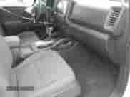 2024 Nissan Frontier S z VIN 1N6ED1CLXRN632782, wystawiony jako IAAI lot #42365315 z przebiegiem 9 387 mil mil oraz . Historia ofert i sprzedaży dostępna na DreamBid. Obrazek 5.