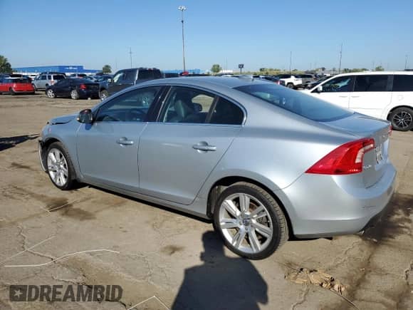 2013 Volvo S60 T6 R-Design Platinum с VIN YV1902FH4D2177249, выставлен на аукционе Copart как лот 71166385 с пробегом 149 002 миль миль и Чистый • Clean title. История ставок и продаж доступна на DreamBid. Изображение 2.