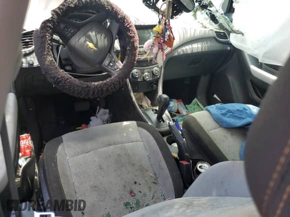 2021 Chevrolet Trax LS с VIN KL7CJKSBXMB311737, выставлен на аукционе Copart как лот 63683845 с пробегом Не указан миль и Списание • Salvage title. История ставок и продаж доступна на DreamBid. Изображение 8.