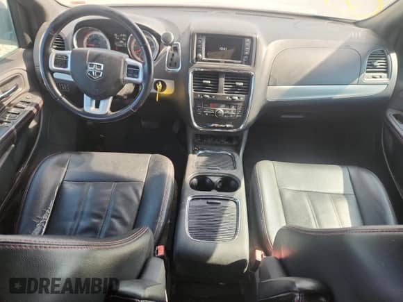 2018 Dodge Grand Caravan GT with VIN 2C4RDGEG3JR140772, listed as a Copart auction lot 71983645 with 214,288 mi miles and Salvage title. Bid and sale history available at DreamBid. Image 8.