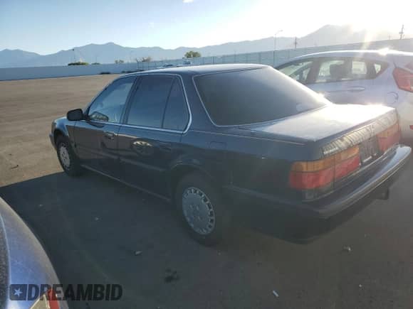 1991 Honda Accord LX z VIN JHMCB7653MC070985, wystawiony jako Copart lot #72045464 z przebiegiem 111 911 mil mil oraz Szkoda całkowita • Salvage title. Historia ofert i sprzedaży dostępna na DreamBid. Obrazek 2.