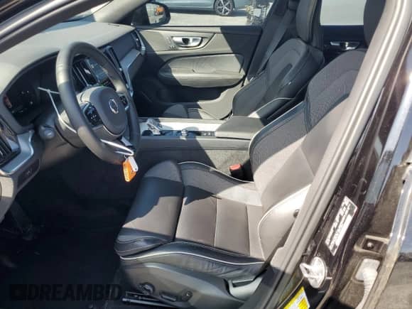 2024 Volvo S60 Plus Black Edition с VIN 7JRL12FH4RG306787, выставлен на аукционе Copart как лот 61536935 с пробегом 24 108 миль миль и Списание • Salvage title. История ставок и продаж доступна на DreamBid. Изображение 7.