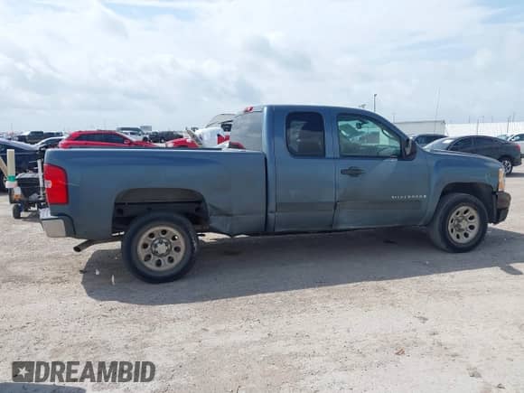 2007 Chevrolet Silverado 1500 1LT with VIN 2GCEC19C271654951, listed as a IAAI auction lot 42538117 with 255,789 mi miles and . Bid and sale history available at DreamBid. Image 6.