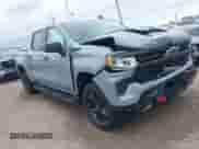 2024 Chevrolet Silverado 1500 LT Trail Boss z VIN 3GCUDFED0RG262534, wystawiony jako IAAI lot #43041798 z przebiegiem 13 436 mil mil oraz . Historia ofert i sprzedaży dostępna na DreamBid. Obrazek 1.