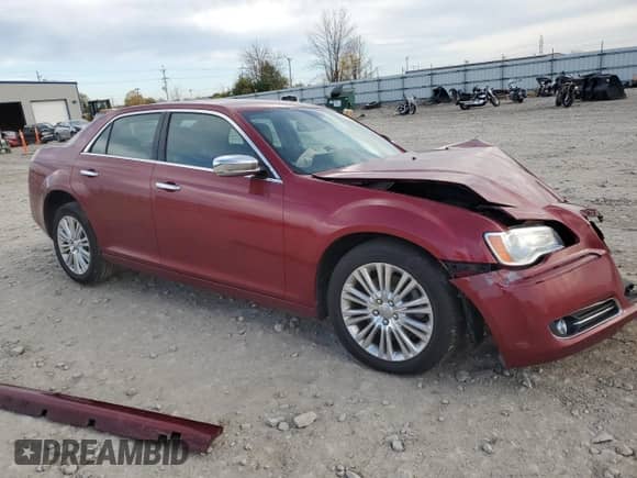 2014 Chrysler 300 C с VIN 2C3CCAKG0EH201022, выставлен на аукционе Copart как лот 82611445 с пробегом 203 576 миль миль и На запчасти • Non repairable. История ставок и продаж доступна на DreamBid. Изображение 4.