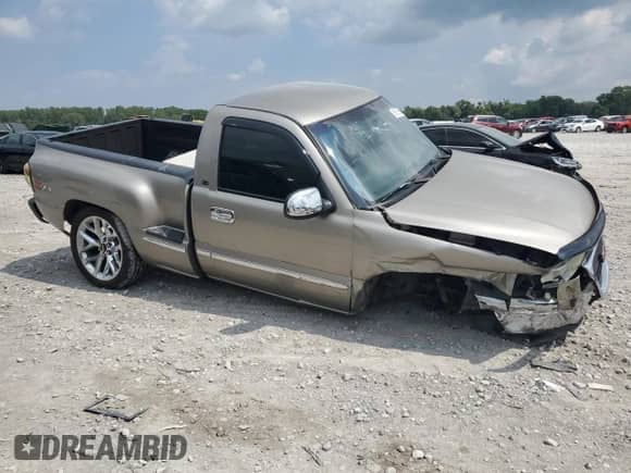 2002 GMC Sierra 1500 SLE z VIN 1GTEK14T22Z282327, wystawiony jako Copart lot #68859635 z przebiegiem 222 012 mil mil oraz Szkoda całkowita • Salvage title. Historia ofert i sprzedaży dostępna na DreamBid. Obrazek 4.