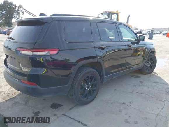 2024 Jeep Grand Cherokee Altitude with VIN 1C4RJKAG4R8527114, listed as a IAAI auction lot 41827861 with 22,220 mi miles and . Bid and sale history available at DreamBid. Image 4.