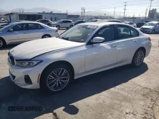 2023 BMW 3 Series 330i xDrive с VIN 3MW89FF05P8D09866, выставлен на аукционе Copart как лот 71842995 с пробегом 26 270 миль миль и Списание • Salvage title. История ставок и продаж доступна на DreamBid. Изображение 1.