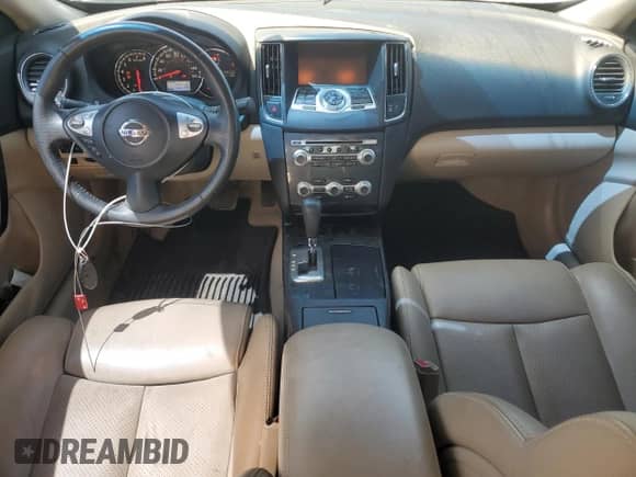 2014 Nissan Maxima SV z VIN 1N4AA5AP4EC488147, wystawiony jako Copart lot #66165805 z przebiegiem 44 113 mil mil oraz Szkoda całkowita • Salvage title. Historia ofert i sprzedaży dostępna na DreamBid. Obrazek 8.