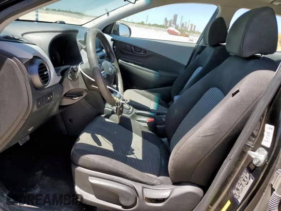 2021 Hyundai Kona SE с VIN KM8K12AAXMU609938, выставлен на аукционе Copart как лот 70740315 с пробегом 153 651 миль миль и Списание • Salvage title. История ставок и продаж доступна на DreamBid. Изображение 7.
