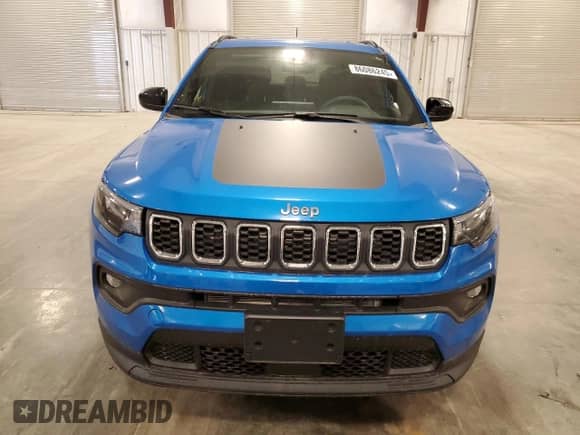 2024 Jeep Compass Latitude with VIN 3C4NJDBN8RT114623, listed as a Copart auction lot 86086245 with 6,708 mi miles and Salvage title. Bid and sale history available at DreamBid. Image 5.