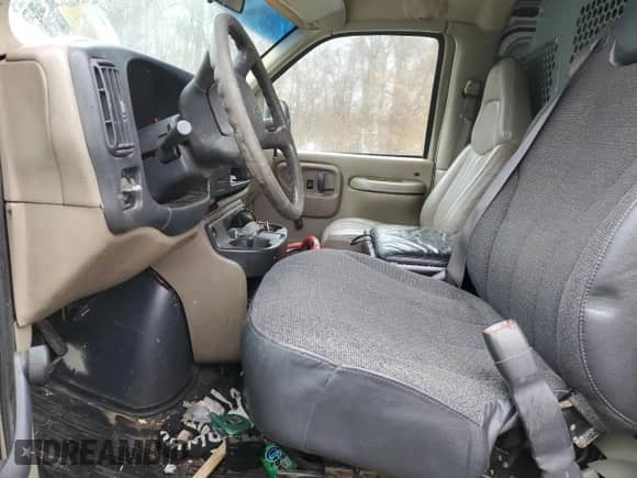 1999 Chevrolet City Express Cargo z VIN 1GCHG39R6X1028715, wystawiony jako Copart lot #46252885 z przebiegiem Nie podano mil oraz Szkoda całkowita • Salvage title. Historia ofert i sprzedaży dostępna na DreamBid. Obrazek 7.