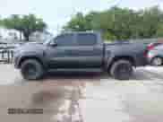 2021 Ram 1500 TRX z VIN 1C6SRFU98MN820577, wystawiony jako IAAI lot #42652005 z przebiegiem 43 429 mil mil oraz . Historia ofert i sprzedaży dostępna na DreamBid. Obrazek 14.