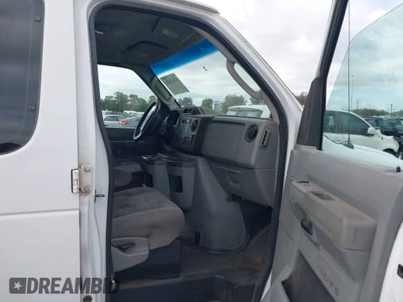 2009 Ford Econoline Cargo Commercial с VIN 1FTNE24W99DA31836, выставлен на аукционе IAAI как лот 43432626 с пробегом 178 340 миль миль и . История ставок и продаж доступна на DreamBid. Изображение 5.