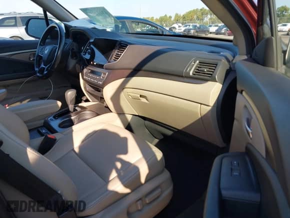 2019 Honda Pilot EX-L z VIN 5FNYF6H59KB036858, wystawiony jako IAAI lot #43212317 z przebiegiem 54 365 mil mil oraz . Historia ofert i sprzedaży dostępna na DreamBid. Obrazek 5.