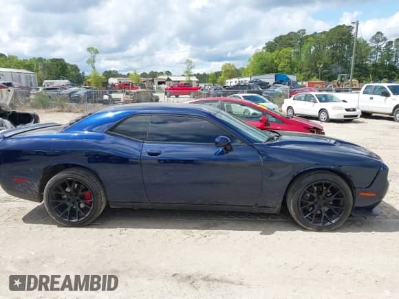 2015 Dodge Challenger SXT z VIN 2C3CDZAG9FH723453, wystawiony jako IAAI lot #42009214 z przebiegiem 182 552 mil mil oraz . Historia ofert i sprzedaży dostępna na DreamBid. Obrazek 13.