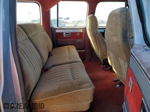 1983 Chevrolet Suburban с VIN 1G8EK16L4DF118671, выставлен на аукционе Copart как лот 82619865 с пробегом 33 423 миль миль и Чистый • Clean title. История ставок и продаж доступна на DreamBid. Изображение 11.