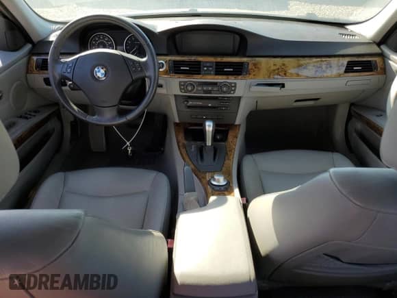 2006 BMW 3 Series 330i с VIN WBAVB33516PS10502, выставлен на аукционе Copart как лот 89643345 с пробегом 131 619 миль миль и Чистый • Clean title. История ставок и продаж доступна на DreamBid. Изображение 8.