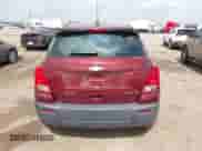 2016 Chevrolet Trax LS z VIN 3GNCJKSBXGL115472, wystawiony jako IAAI lot #42621171 z przebiegiem 105 434 mil mil oraz . Historia ofert i sprzedaży dostępna na DreamBid. Obrazek 16.