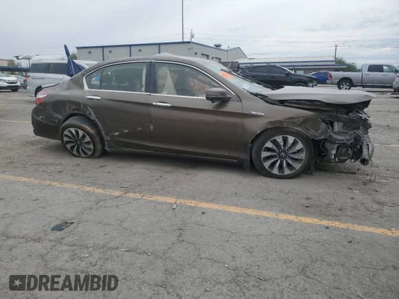 2017 Honda Accord с VIN JHMCR6F31HC010536, выставлен на аукционе Copart как лот 70928125 с пробегом Не указан миль и Списание • Salvage title. История ставок и продаж доступна на DreamBid. Изображение 4.