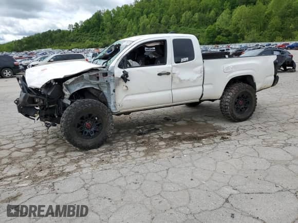 2020 Toyota Tacoma SR с VIN 3TYSX5EN3LT000067, выставлен на аукционе Copart как лот 55726575 с пробегом Не указан миль и Списание • Salvage title. История ставок и продаж доступна на DreamBid. Изображение 1.