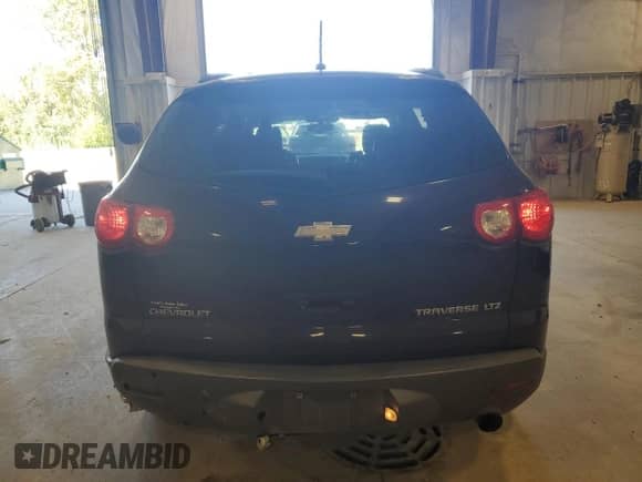 2009 Chevrolet Traverse LTZ with VIN 1GNEV33D29S132547, listed as a Copart auction lot 70061145 with 130,931 mi miles and Clean title. Bid and sale history available at DreamBid. Image 6.