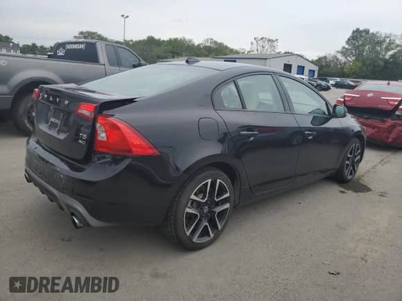 2017 Volvo S60 Dynamic с VIN YV140MTL0H2430684, выставлен на аукционе Copart как лот 81519435 с пробегом 76 860 миль миль и Списание • Salvage title. История ставок и продаж доступна на DreamBid. Изображение 3.