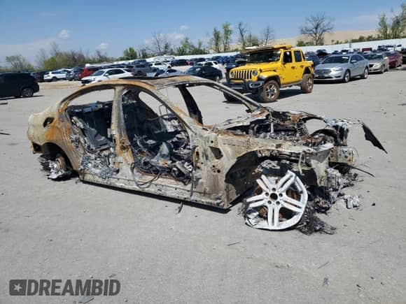 2015 BMW 5 Series 535i с VIN WBA5B1C51FG127219, выставлен на аукционе Copart как лот 62366145 с пробегом Не указан миль и На запчасти • Non repairable. История ставок и продаж доступна на DreamBid. Изображение 4.