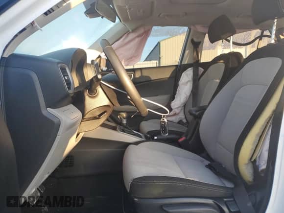 2020 Hyundai Venue SEL с VIN KMHRC8A38LU026165, выставлен на аукционе Copart как лот 85733984 с пробегом 50 148 миль миль и На запчасти • Non repairable. История ставок и продаж доступна на DreamBid. Изображение 7.