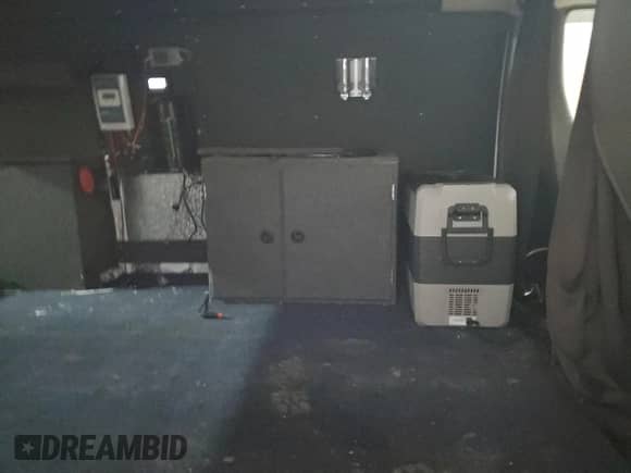 2018 Chevrolet Express Cargo z VIN 1GCWGBFP1J1276902, wystawiony jako Copart lot #61325834 z przebiegiem 69 259 mil mil oraz Szkoda całkowita • Salvage title. Historia ofert i sprzedaży dostępna na DreamBid. Obrazek 11.