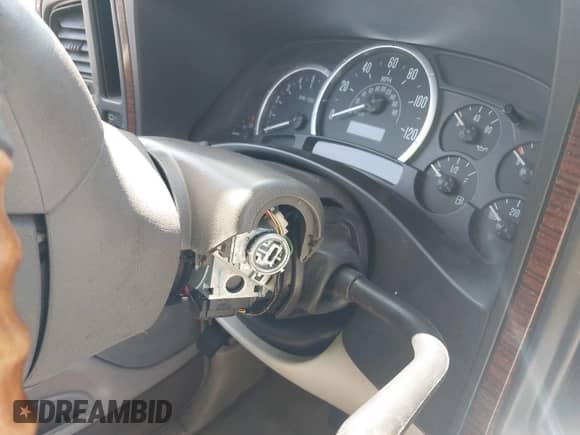 2004 Cadillac Escalade z VIN 1GYEK63N74R300804, wystawiony jako IAAI lot #42442858 z przebiegiem Nie podano mil oraz . Historia ofert i sprzedaży dostępna na DreamBid. Obrazek 6.