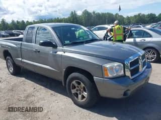 2006 Dodge Dakota SLT with VIN 1D7HW42K26S516242, listed as a IAAI auction lot 43079351 with 104,287 mi miles and . Bid and sale history available at DreamBid. Image 1.