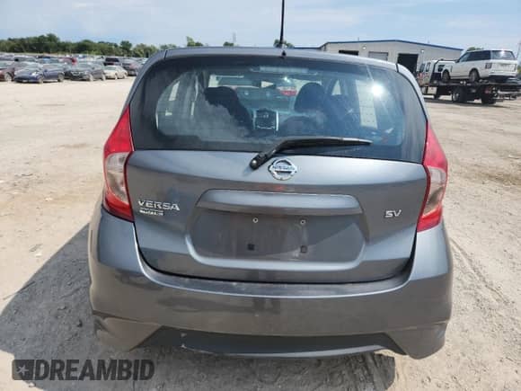 2017 Nissan Note SV z VIN 3N1CE2CP6HL353279, wystawiony jako Copart lot #81162265 z przebiegiem 143 347 mil mil oraz Szkoda całkowita • Salvage title. Historia ofert i sprzedaży dostępna na DreamBid. Obrazek 6.