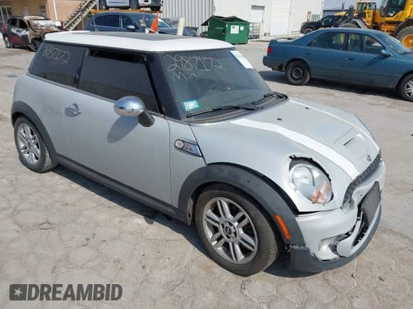 2013 MINI Hardtop S с VIN WMWSV3C50DT394815, выставлен на аукционе IAAI как лот 42210785 с пробегом 68 862 миль миль и . История ставок и продаж доступна на DreamBid. Изображение 1.