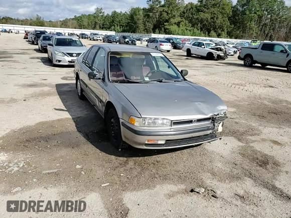1990 Honda Accord с VIN 1HGCB7658LA103783, выставлен на аукционе Copart как лот 81592564 с пробегом 239 747 миль миль и Списание • Salvage title. История ставок и продаж доступна на DreamBid. Изображение 11.