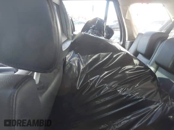 2007 Land Rover Range Rover Sport SC z VIN SALSH23427A983160, wystawiony jako IAAI lot #40561040 z przebiegiem Nie podano mil oraz . Historia ofert i sprzedaży dostępna na DreamBid. Obrazek 8.