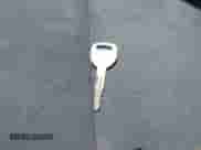 1993 Honda Civic z VIN 2HGEJ2244PH516304, wystawiony jako IAAI lot #42231521 z przebiegiem 175 119 mil mil oraz . Historia ofert i sprzedaży dostępna na DreamBid. Obrazek 11.