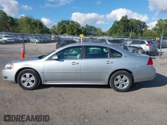 2009 Chevrolet Impala LT with VIN 2G1WT57K391158879, listed as a IAAI auction lot 43299938 with Not provided miles and . Bid and sale history available at DreamBid. Image 14.