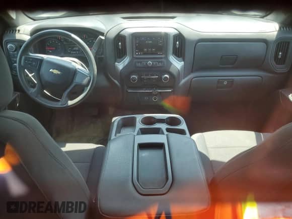 2019 Chevrolet Silverado 1500 Work Truck z VIN 3GCNYAEH5KG224012, wystawiony jako Copart lot #59937305 z przebiegiem 66 092 mil mil oraz Czysty tytuł • Clean title. Historia ofert i sprzedaży dostępna na DreamBid. Obrazek 8.