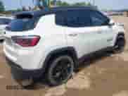 2019 Jeep Compass Altitude z VIN 3C4NJCBB0KT802623, wystawiony jako IAAI lot #42862871 z przebiegiem 108 565 mil mil oraz . Historia ofert i sprzedaży dostępna na DreamBid. Obrazek 4.