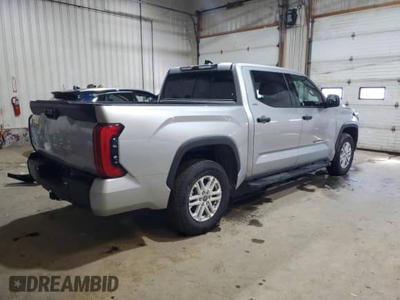 2022 Toyota Tundra SR5 with VIN 5TFLA5DB2NX027458, listed as a Copart auction lot 43463833 with 16,272 mi miles and . Bid and sale history available at DreamBid. Image 3.