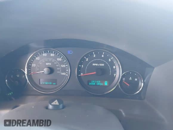 2006 Jeep Commander with VIN 1J8HH48N36C106817, listed as a IAAI auction lot 42867643 with 177,849 mi miles and . Bid and sale history available at DreamBid. Image 7.