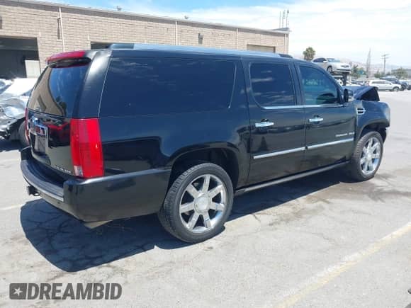 2008 Cadillac Escalade ESV с VIN 1GYFK66888R221139, выставлен на аукционе IAAI как лот 42671536 с пробегом 200 752 миль миль и . История ставок и продаж доступна на DreamBid. Изображение 4.