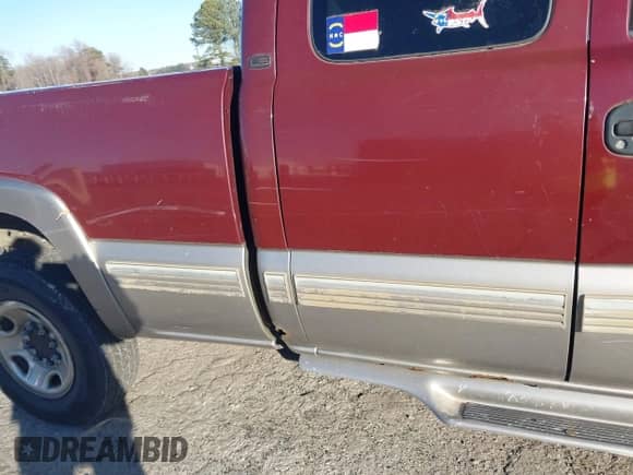 1999 Chevrolet Silverado 2500 LT с VIN 1GCGK29U4XE212987, выставлен на аукционе IAAI как лот 41377253 с пробегом 326 124 миль миль и . История ставок и продаж доступна на DreamBid. Изображение 16.