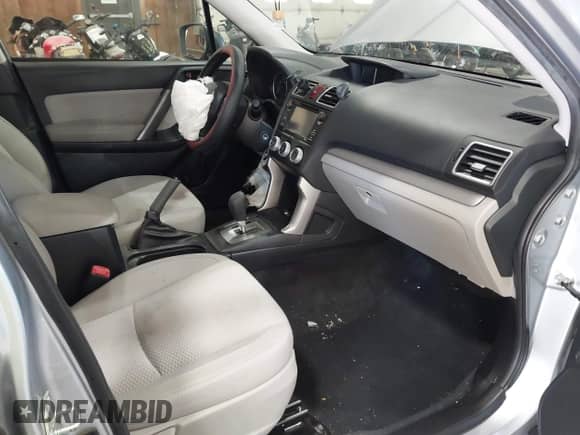 2016 Subaru Forester 2.5i z VIN JF2SJABC6GH501118, wystawiony jako IAAI lot #43408683 z przebiegiem 104 586 mil mil oraz . Historia ofert i sprzedaży dostępna na DreamBid. Obrazek 5.